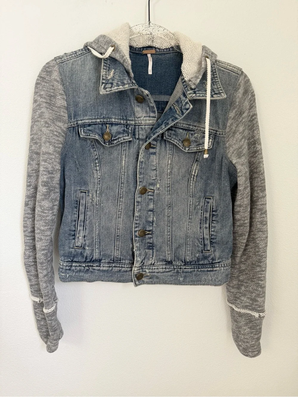 Free People Distressed Boho Denim Hooded Jacket - Knit Sleeves Size XS - Picture 5 of 12